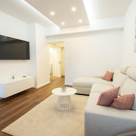 Apartman Valentina - Self Check In And Check Out Otočac Exterior foto