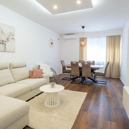 Apartman Valentina - Self Check In And Check Out Otočac Exterior foto